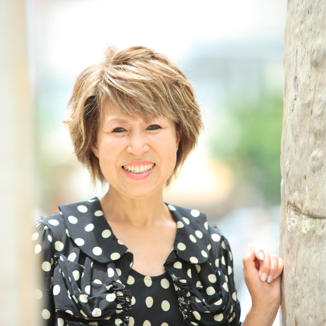 Cieniowane, z grzywką, a może klasyczny bob? Najlepsze odmładzające fryzury dla pań po 50., które odejmują lat